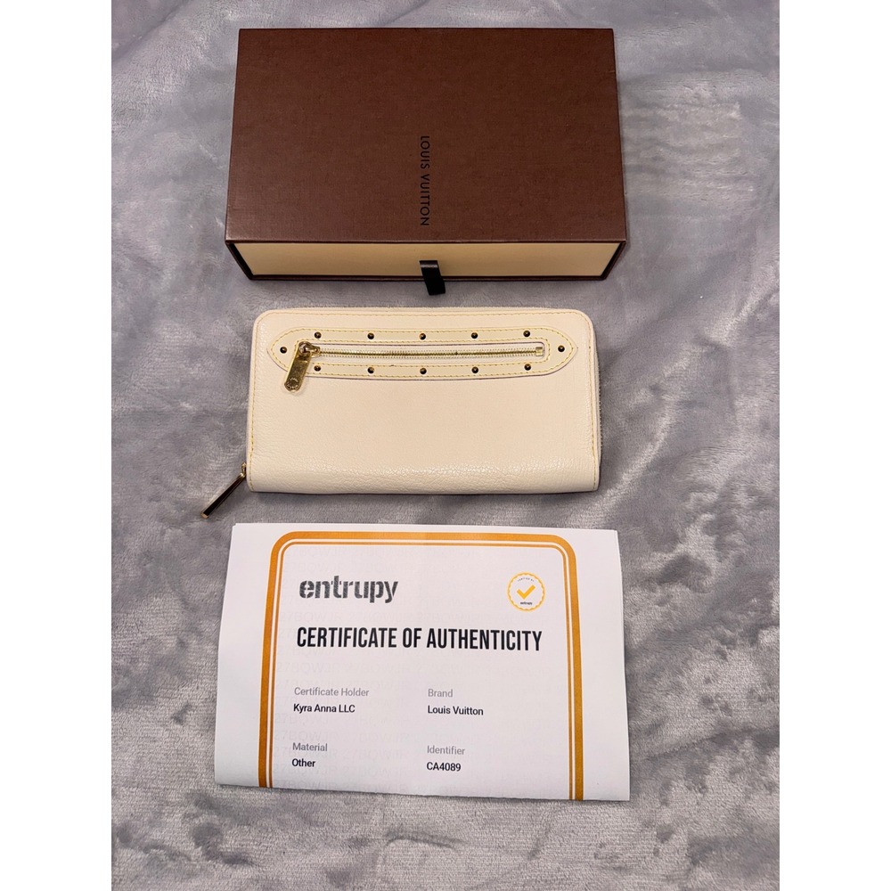 Louis Vuitton Zippy Wallet Cream Leather Studded Gold Hardware w/ COA‎